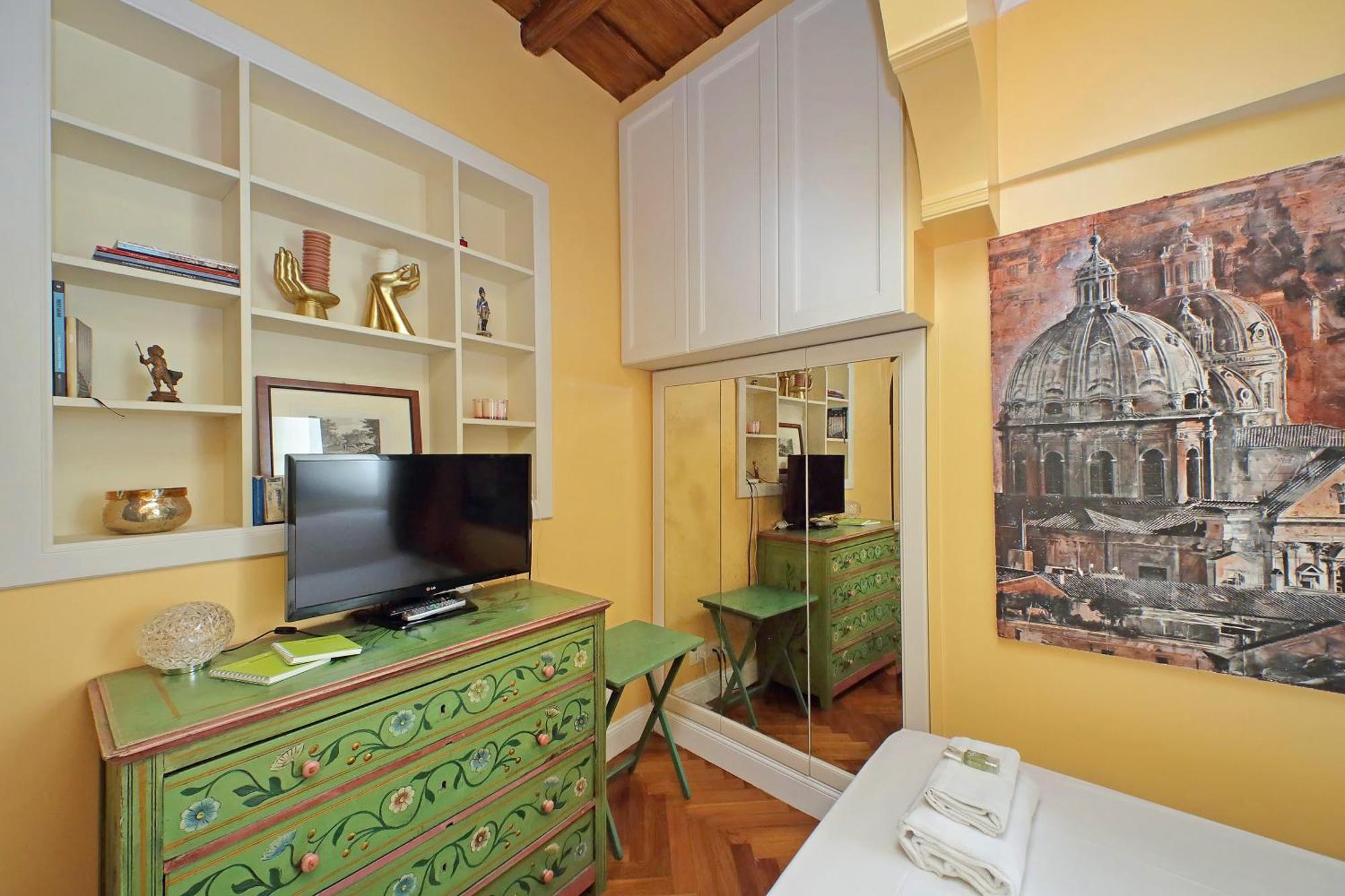 Pantheon Luxury Rom